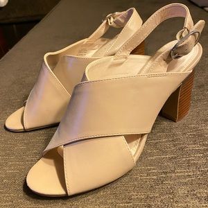 Kelly & Katie nude heels size 9.5 like new